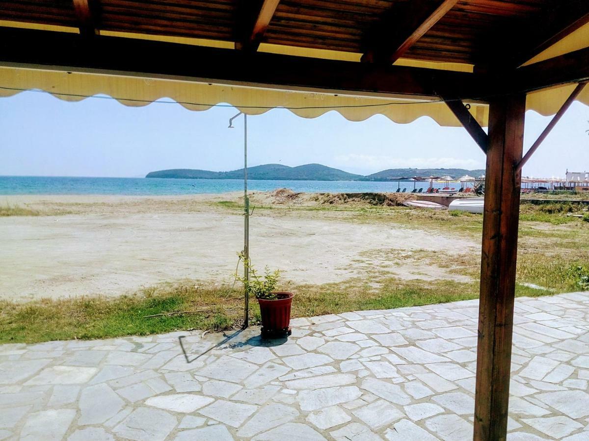 Retro Beach House Nea Peramos  Exterior photo